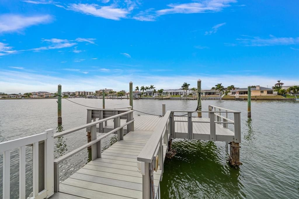For Sale: $1,300,000 (5 beds, 4 baths, 4013 Square Feet)