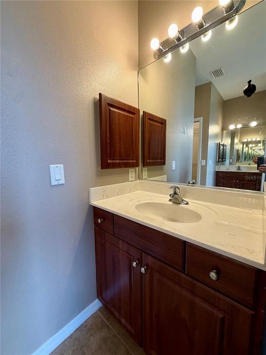 For Rent: $2,300 (3 beds, 2 baths, 1815 Square Feet)
