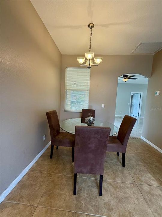 For Rent: $2,300 (3 beds, 2 baths, 1815 Square Feet)
