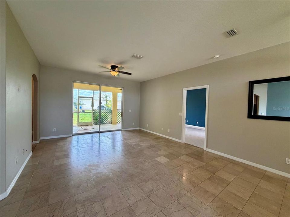 For Rent: $2,300 (3 beds, 2 baths, 1815 Square Feet)