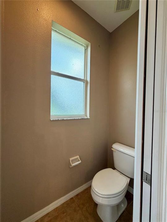 For Rent: $2,300 (3 beds, 2 baths, 1815 Square Feet)