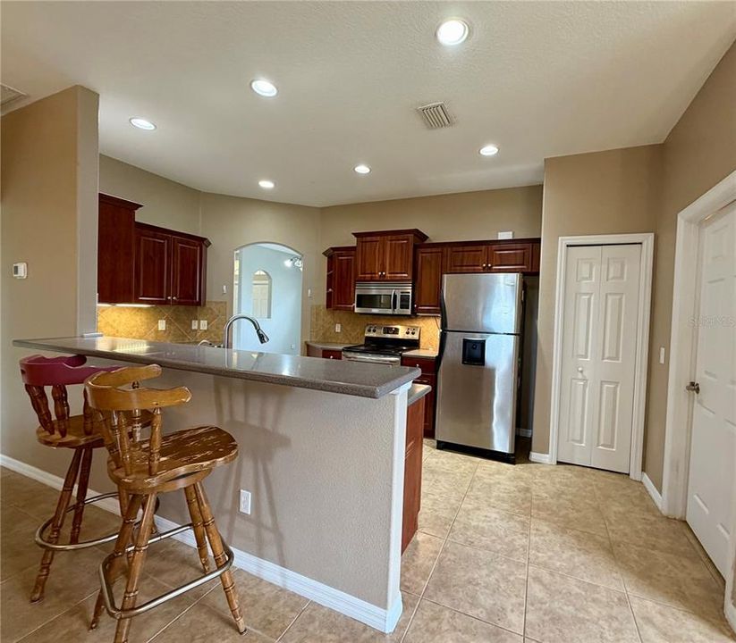 For Rent: $2,300 (3 beds, 2 baths, 1815 Square Feet)