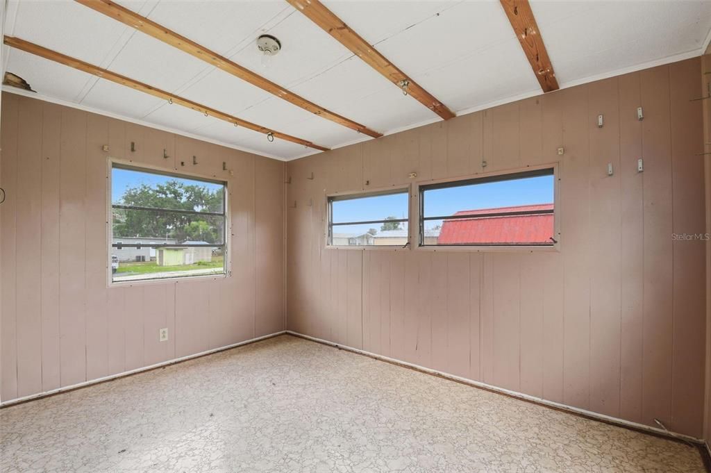 For Sale: $30,000 (2 beds, 1 baths, 672 Square Feet)