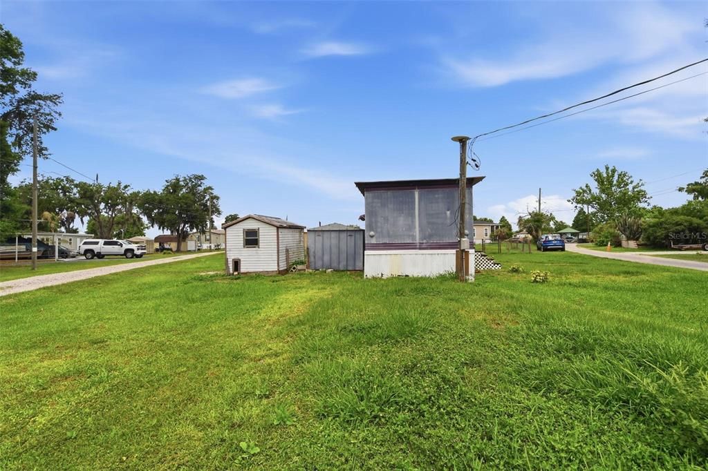 For Sale: $30,000 (2 beds, 1 baths, 672 Square Feet)