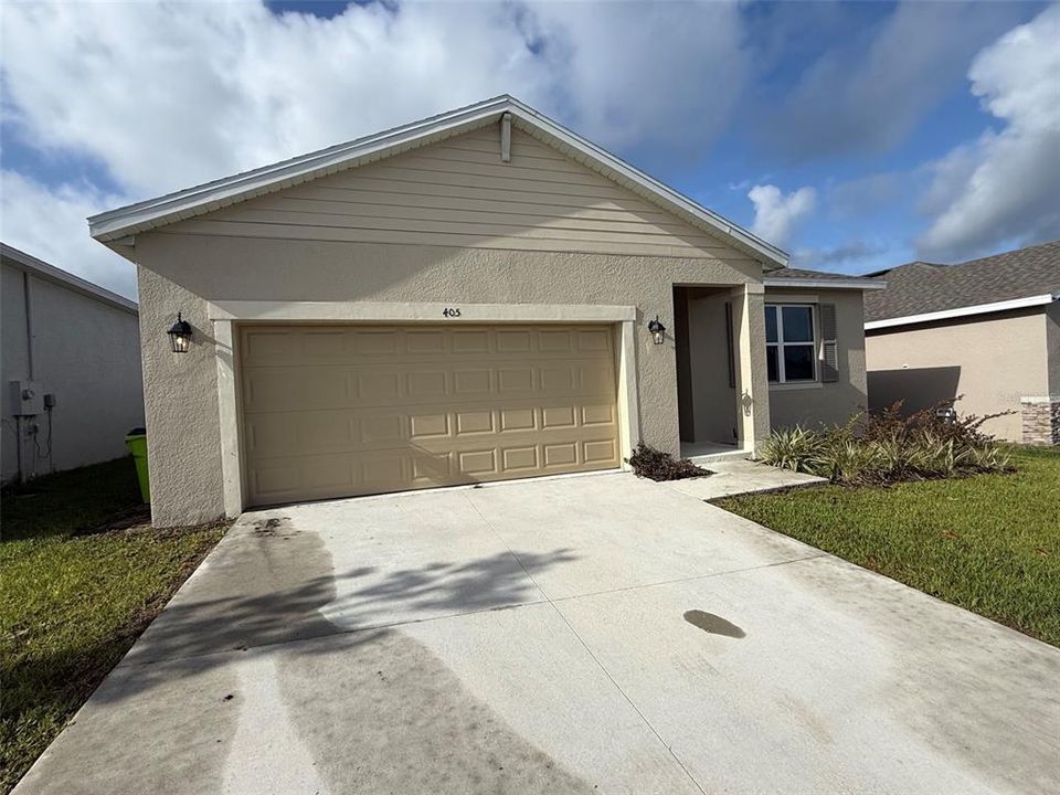 For Rent: $2,250 (4 beds, 3 baths, 2000 Square Feet)