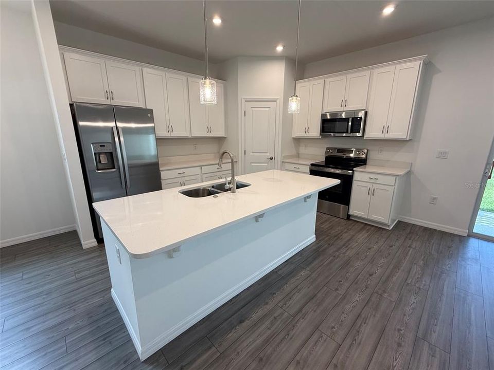 For Rent: $2,250 (4 beds, 3 baths, 2000 Square Feet)