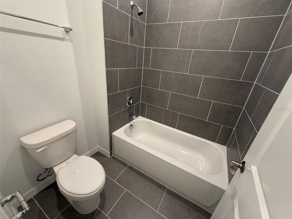 For Rent: $2,250 (4 beds, 3 baths, 2000 Square Feet)