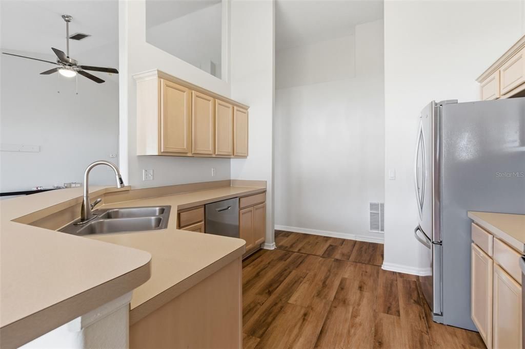 For Rent: $2,600 (3 beds, 2 baths, 1719 Square Feet)