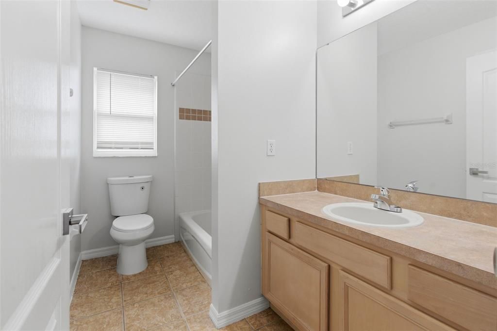 For Rent: $2,600 (3 beds, 2 baths, 1719 Square Feet)