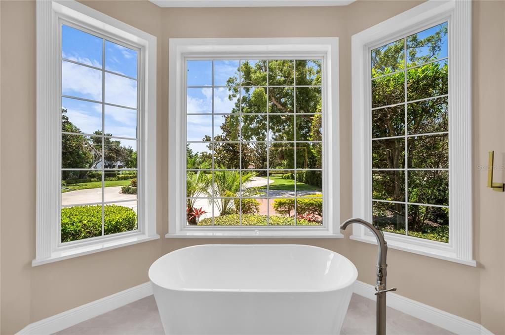 En Venta: $5,495,000 (4 camas, 5 baños, 6431 Pies cuadrados)