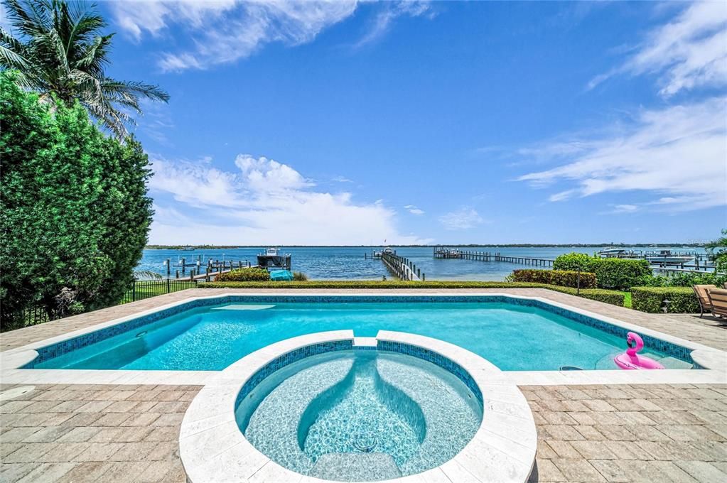 En Venta: $5,495,000 (4 camas, 5 baños, 6431 Pies cuadrados)