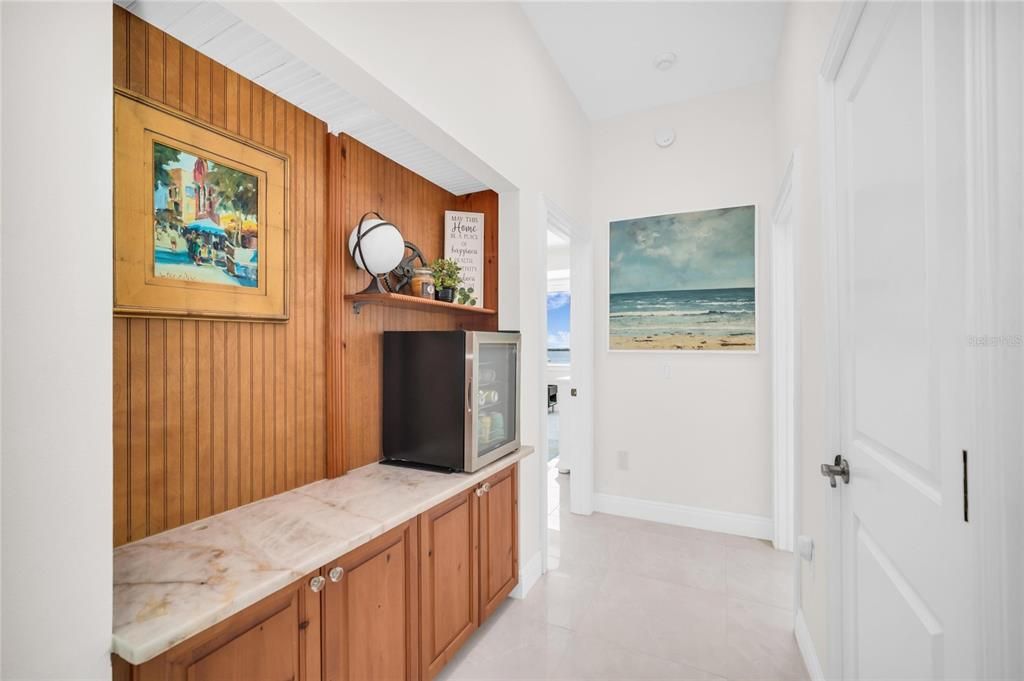 En Venta: $5,495,000 (4 camas, 5 baños, 6431 Pies cuadrados)