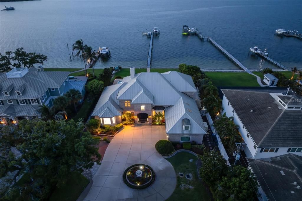 En Venta: $5,495,000 (4 camas, 5 baños, 6431 Pies cuadrados)