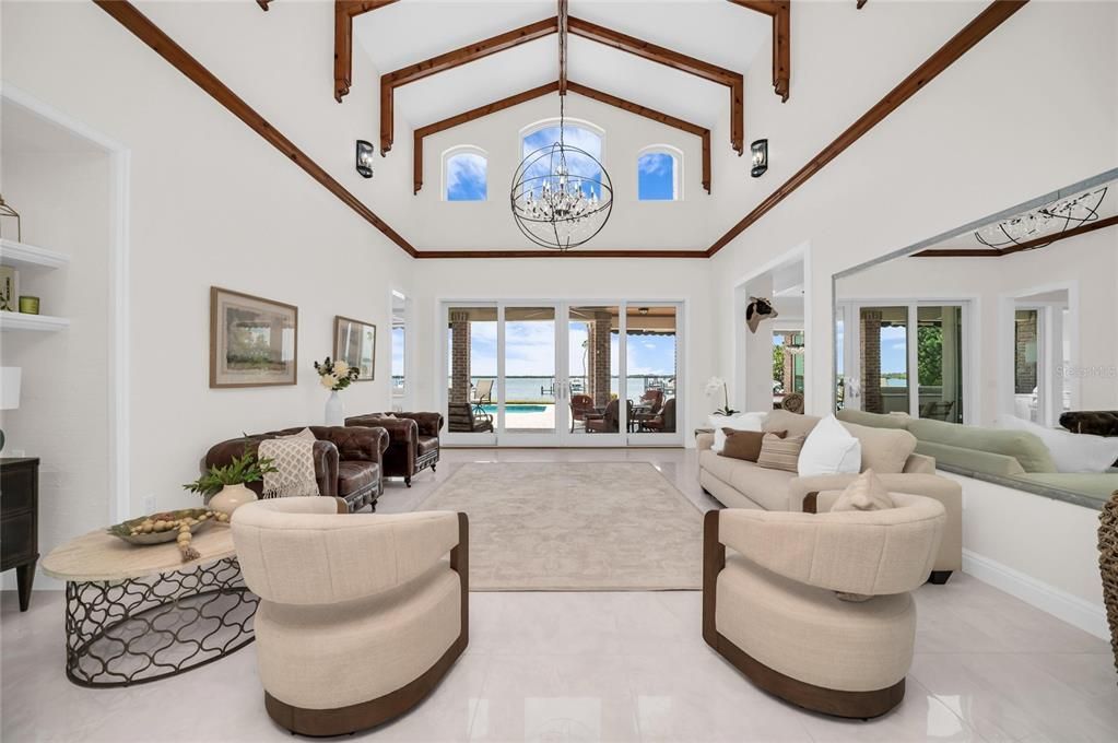 En Venta: $5,495,000 (4 camas, 5 baños, 6431 Pies cuadrados)