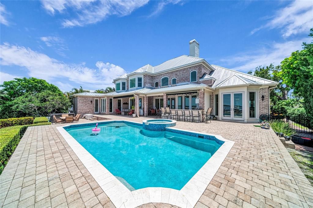 En Venta: $5,495,000 (4 camas, 5 baños, 6431 Pies cuadrados)