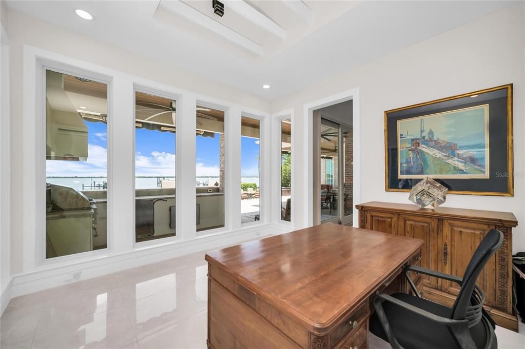 En Venta: $5,495,000 (4 camas, 5 baños, 6431 Pies cuadrados)