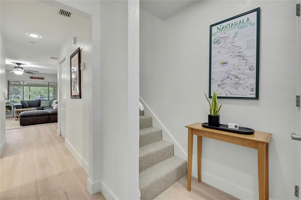 For Sale: $349,900 (2 beds, 2 baths, 1248 Square Feet)