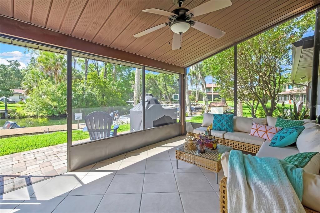 For Sale: $349,900 (2 beds, 2 baths, 1248 Square Feet)