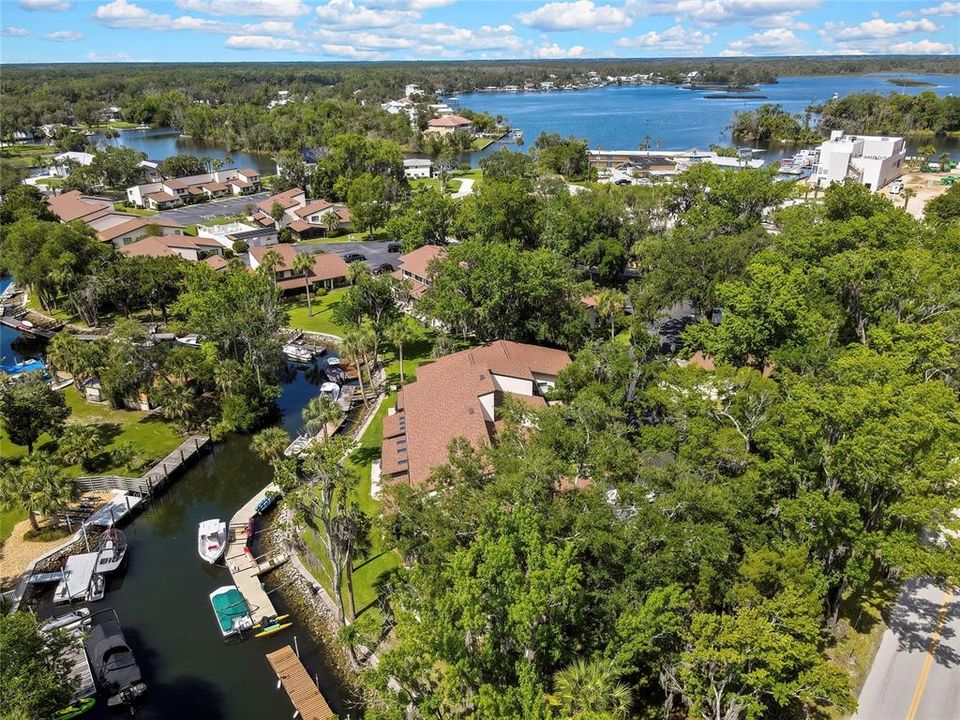 For Sale: $349,900 (2 beds, 2 baths, 1248 Square Feet)