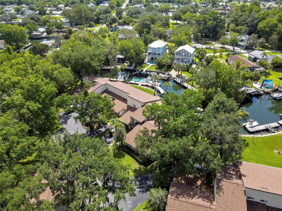 For Sale: $349,900 (2 beds, 2 baths, 1248 Square Feet)