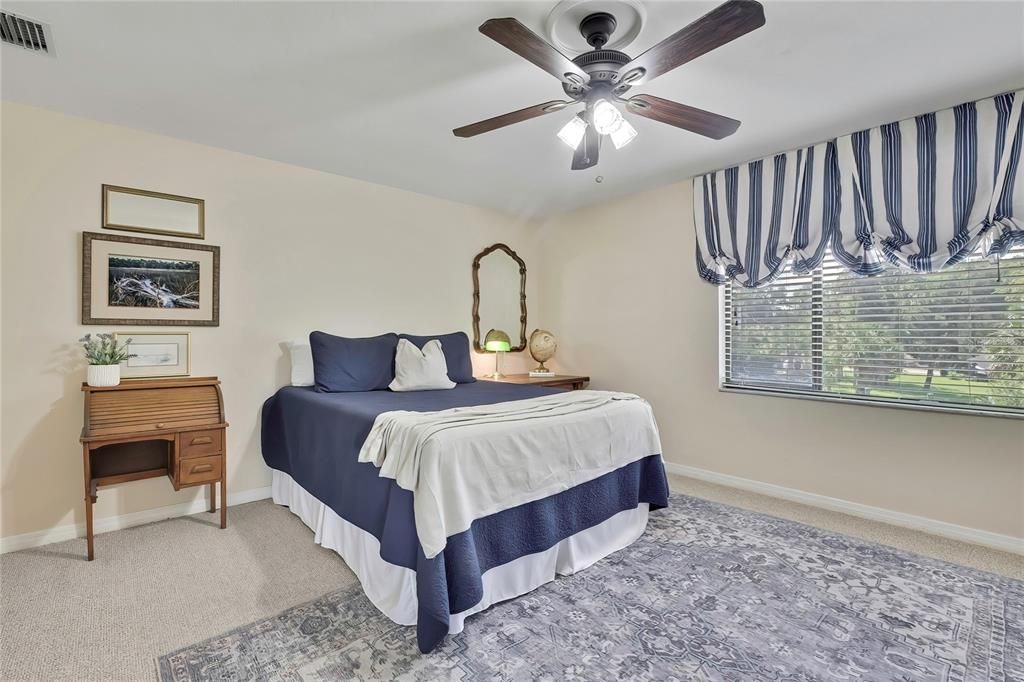 For Sale: $349,900 (2 beds, 2 baths, 1248 Square Feet)