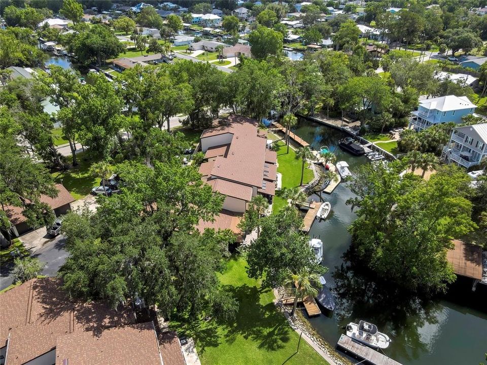 For Sale: $349,900 (2 beds, 2 baths, 1248 Square Feet)