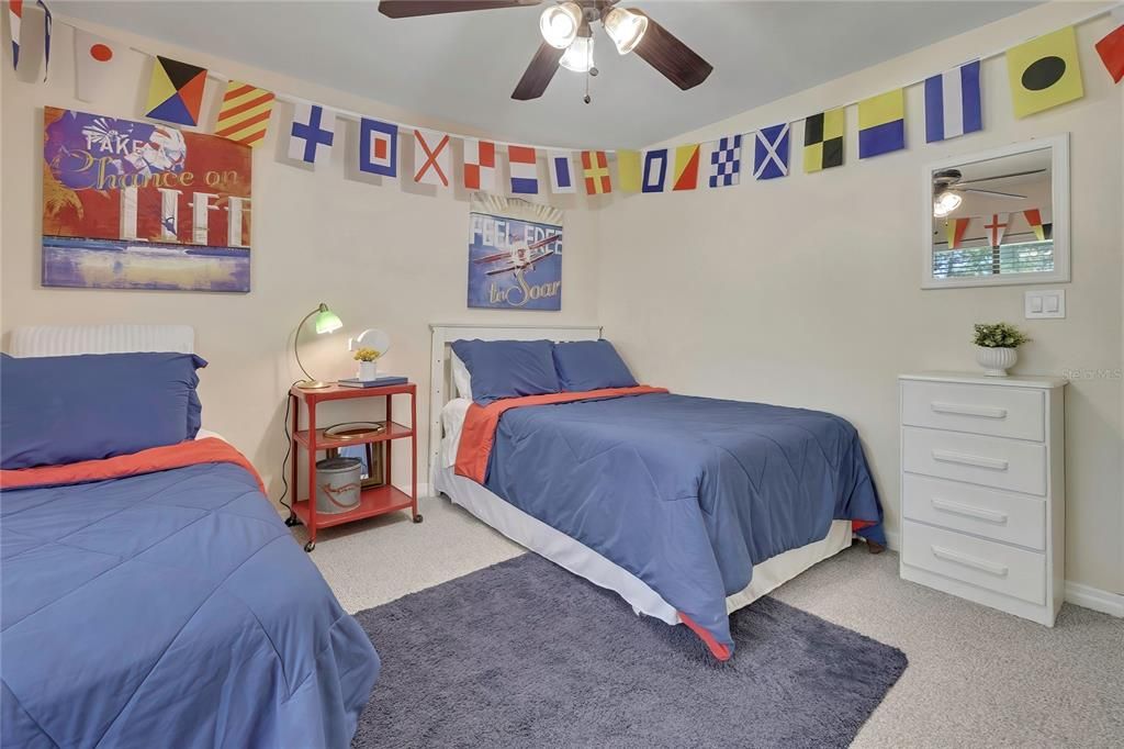For Sale: $349,900 (2 beds, 2 baths, 1248 Square Feet)
