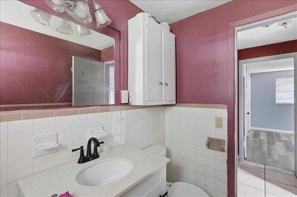 For Sale: $250,000 (3 beds, 2 baths, 1405 Square Feet)