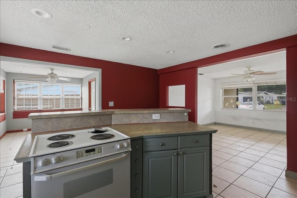 For Sale: $250,000 (3 beds, 2 baths, 1405 Square Feet)