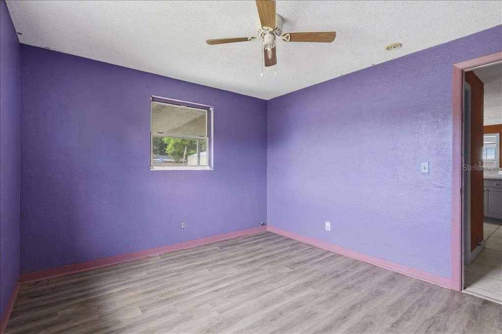 For Sale: $250,000 (3 beds, 2 baths, 1405 Square Feet)