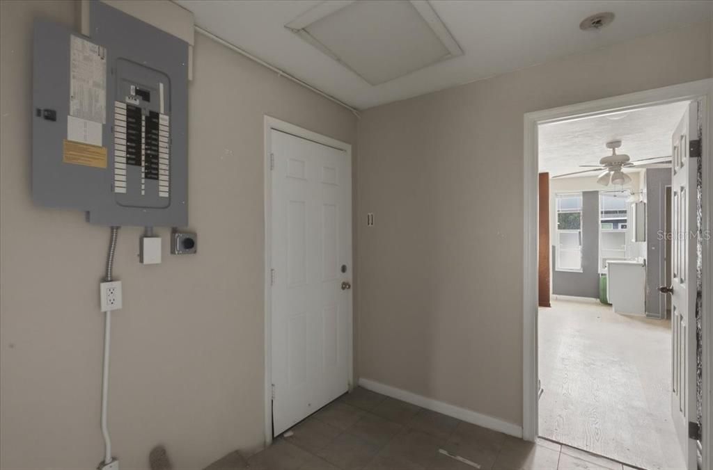For Sale: $250,000 (3 beds, 2 baths, 1405 Square Feet)