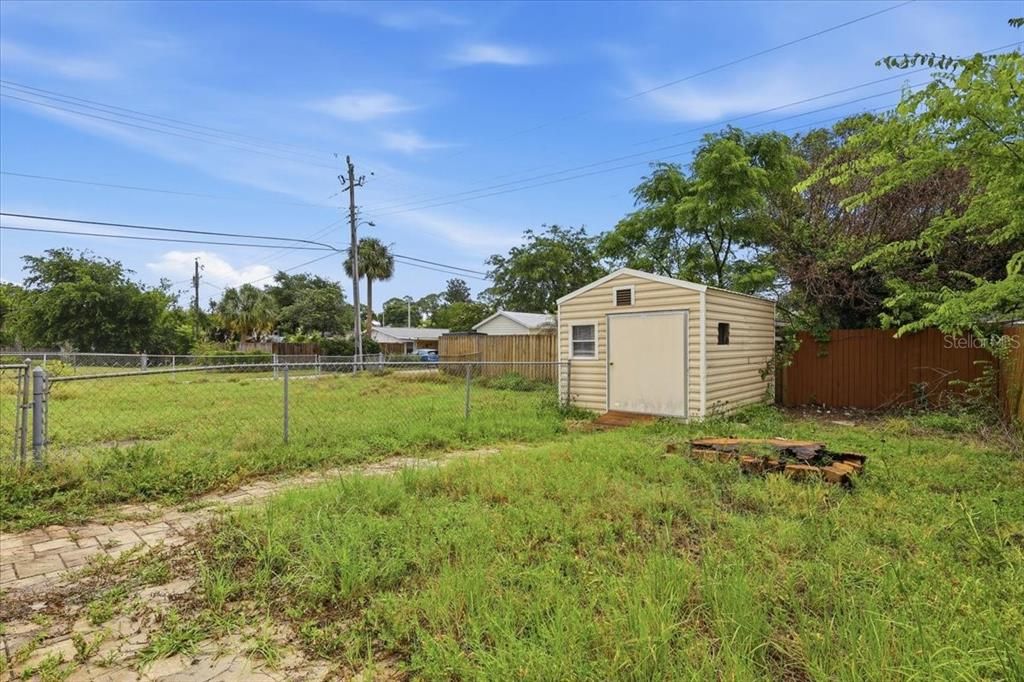 For Sale: $250,000 (3 beds, 2 baths, 1405 Square Feet)