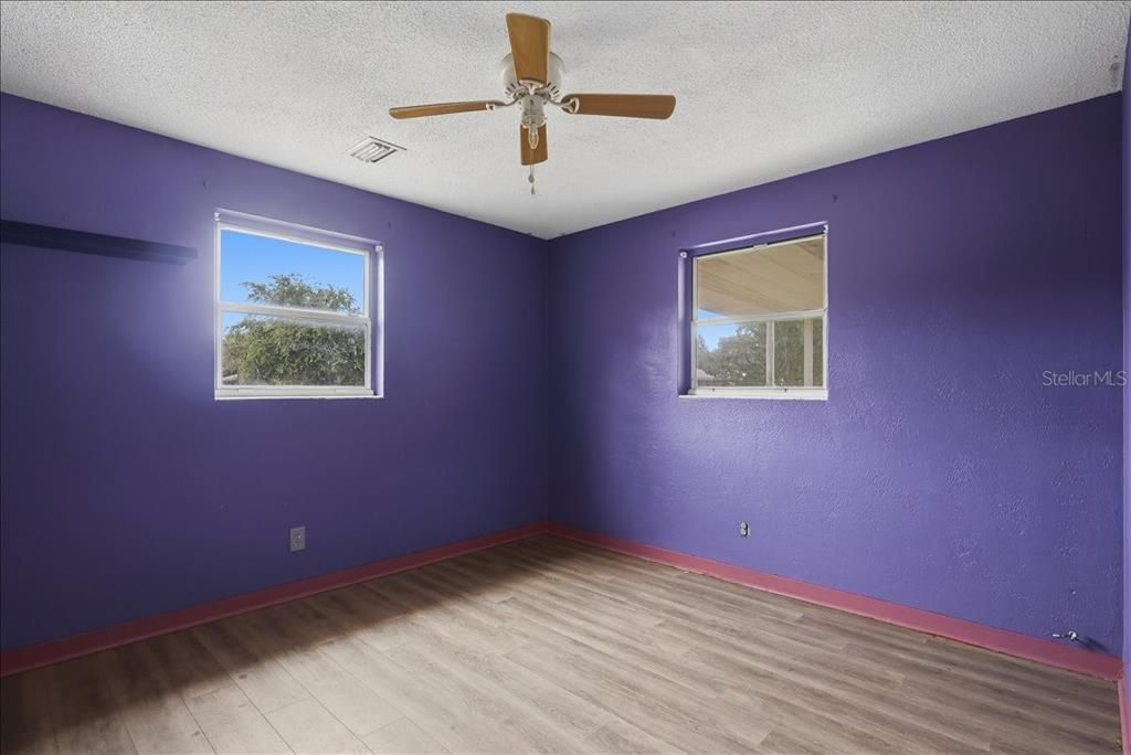 For Sale: $250,000 (3 beds, 2 baths, 1405 Square Feet)