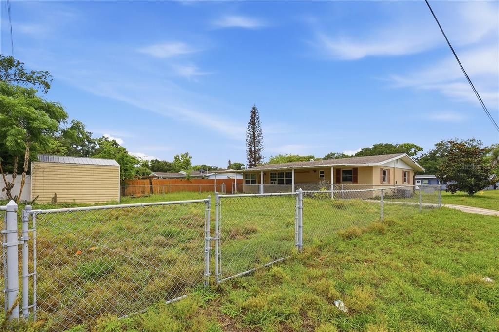 For Sale: $250,000 (3 beds, 2 baths, 1405 Square Feet)