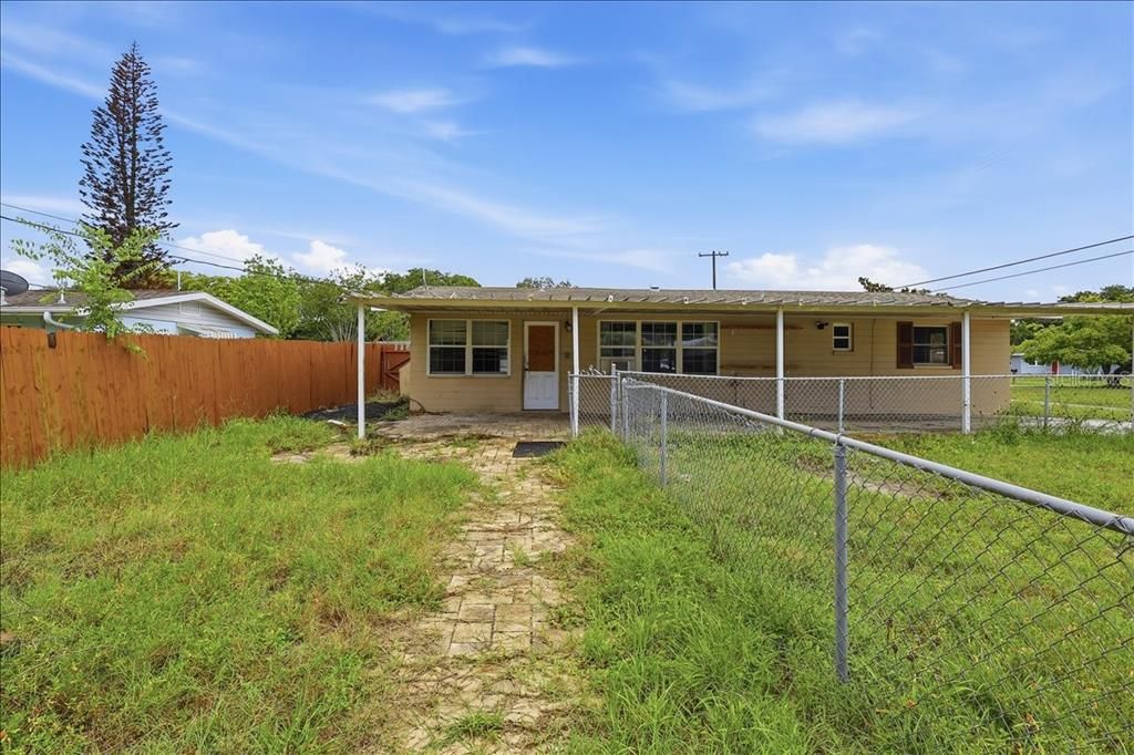 For Sale: $250,000 (3 beds, 2 baths, 1405 Square Feet)