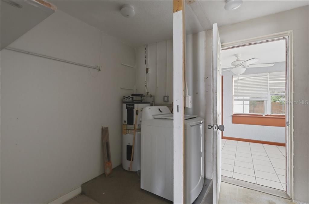 For Sale: $250,000 (3 beds, 2 baths, 1405 Square Feet)