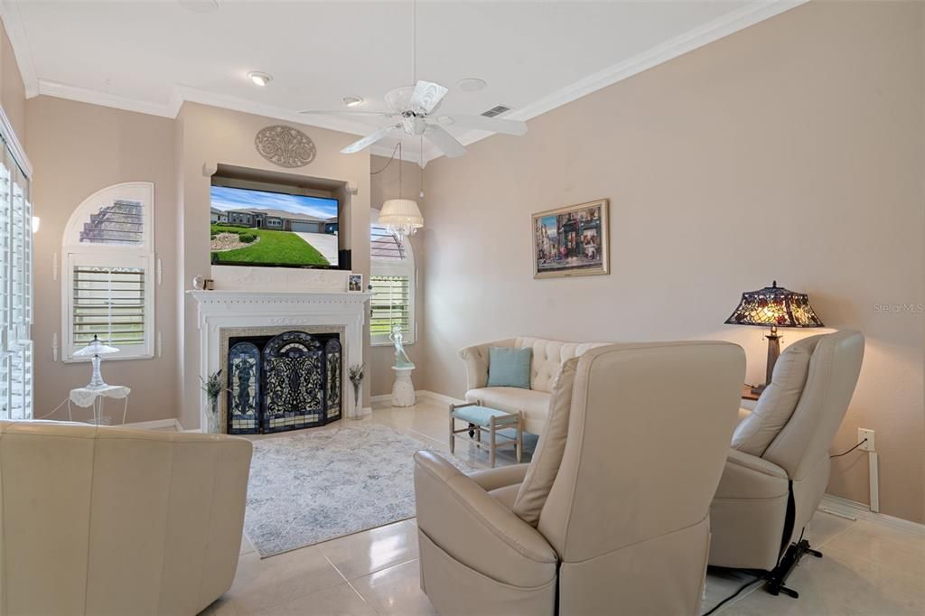 For Sale: $399,900 (3 beds, 2 baths, 2335 Square Feet)