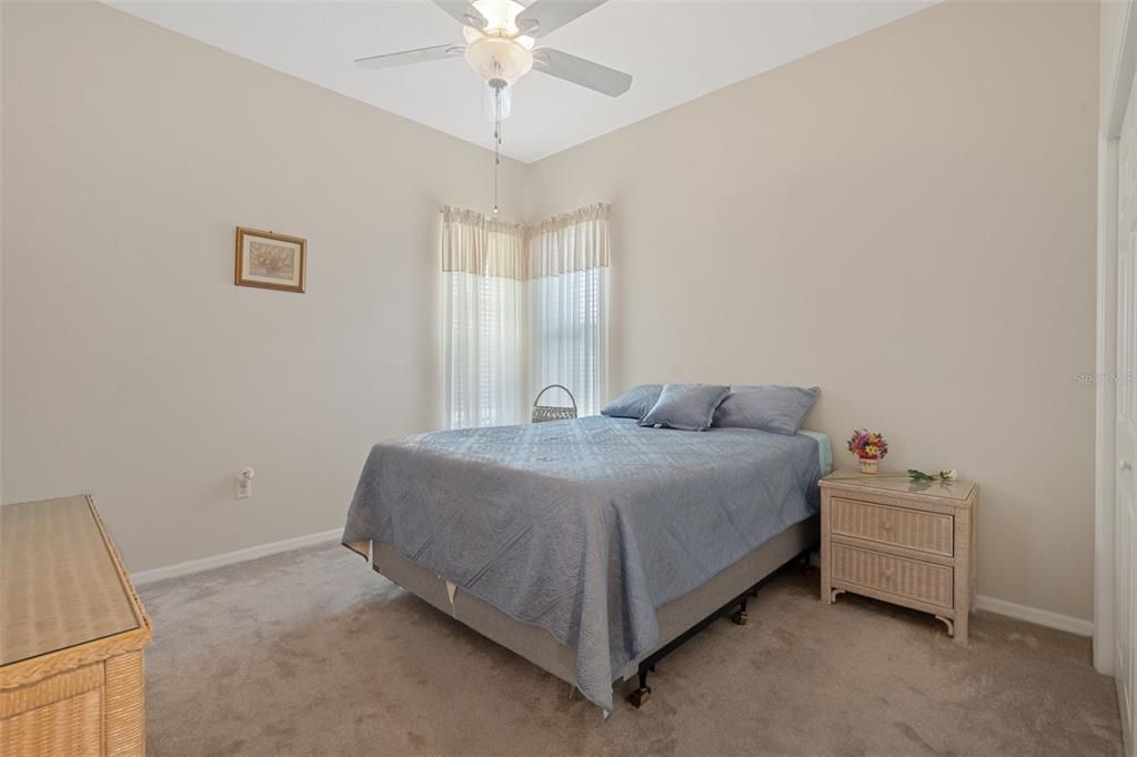 For Sale: $399,900 (3 beds, 2 baths, 2335 Square Feet)