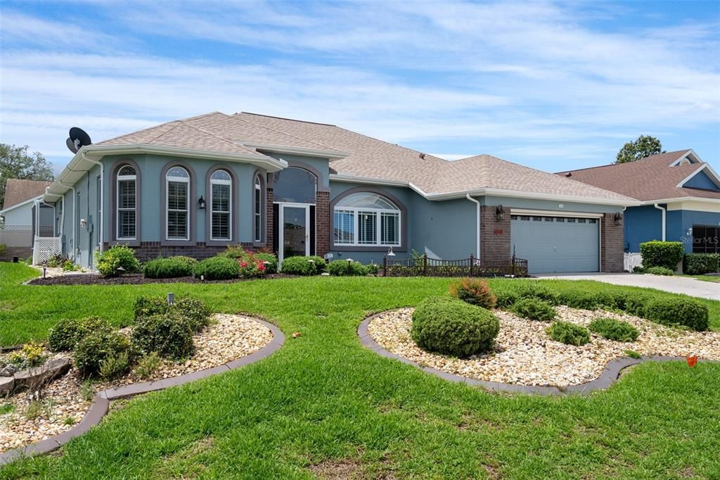 For Sale: $399,900 (3 beds, 2 baths, 2335 Square Feet)