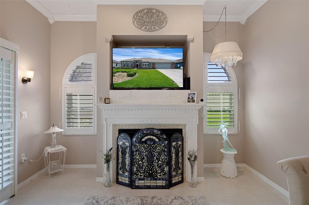 For Sale: $399,900 (3 beds, 2 baths, 2335 Square Feet)