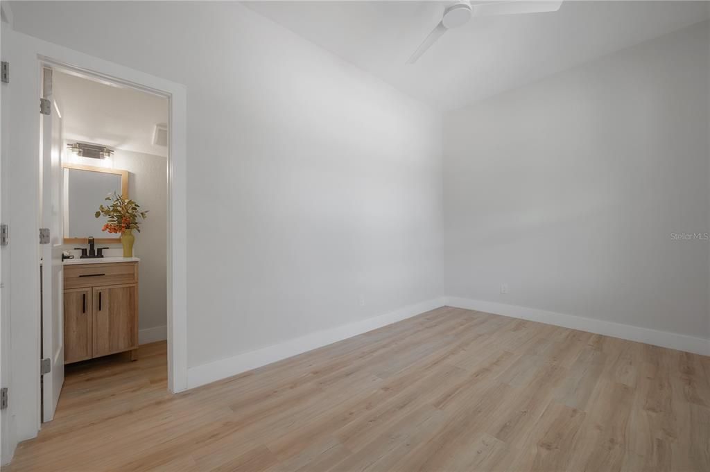 For Sale: $575,000 (3 beds, 3 baths, 2078 Square Feet)
