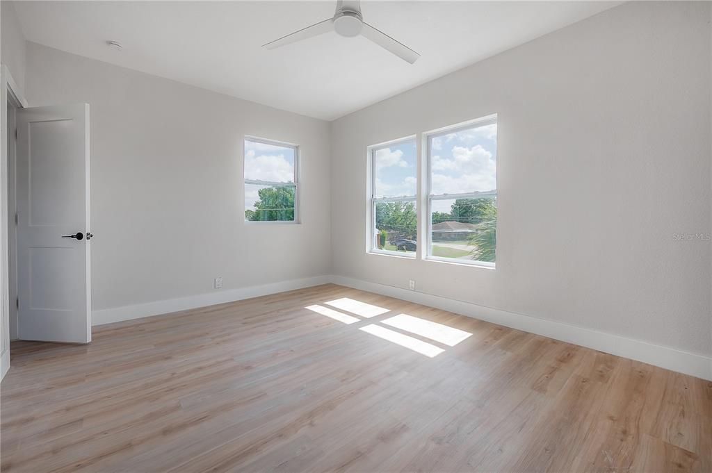 For Sale: $575,000 (3 beds, 3 baths, 2078 Square Feet)
