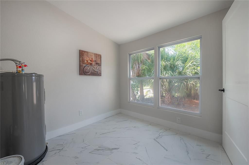 For Sale: $575,000 (3 beds, 3 baths, 2078 Square Feet)
