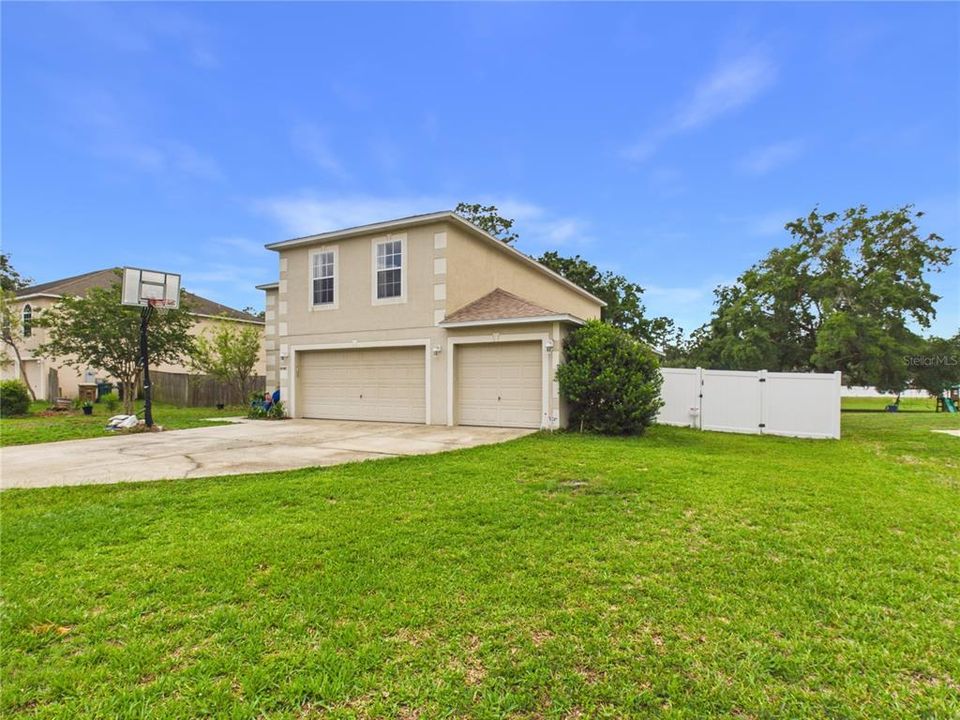 En Venta: $425,000 (4 camas, 2 baños, 2822 Pies cuadrados)