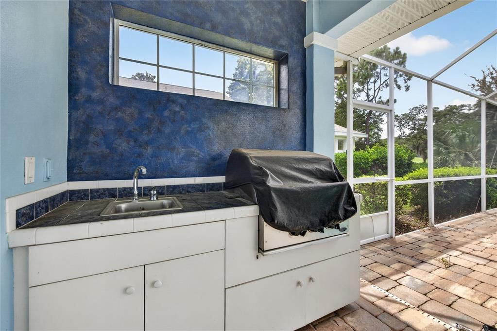 For Sale: $600,000 (3 beds, 2 baths, 1906 Square Feet)