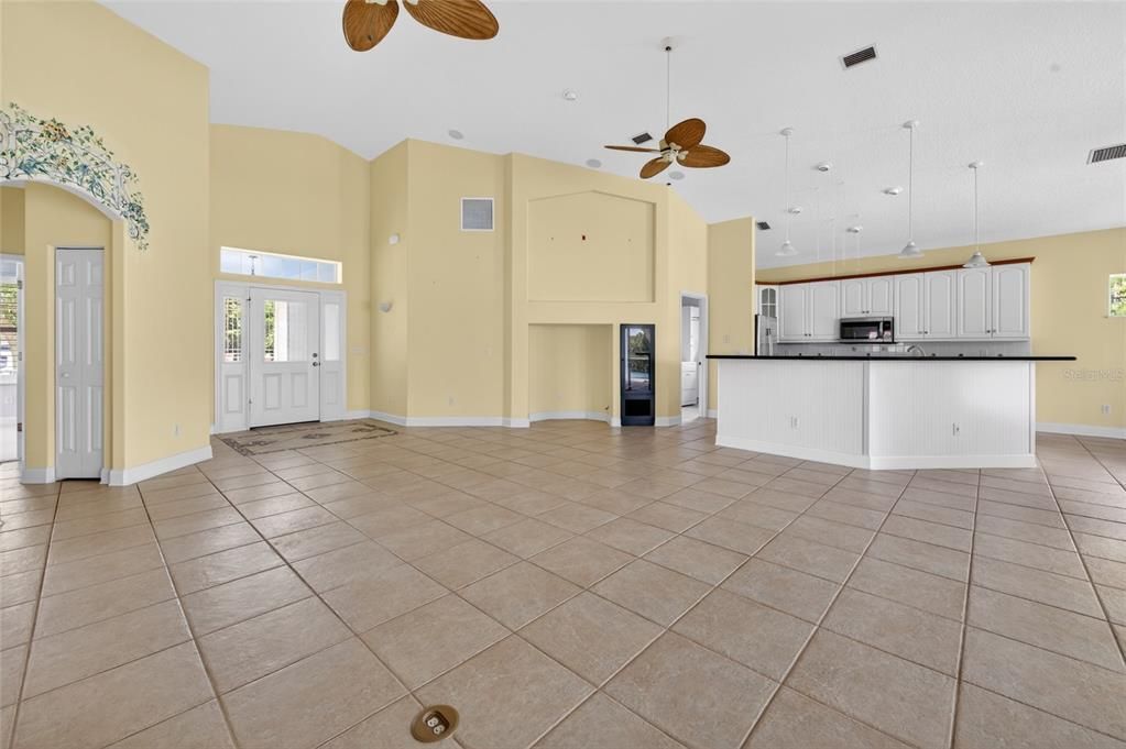 For Sale: $600,000 (3 beds, 2 baths, 1906 Square Feet)