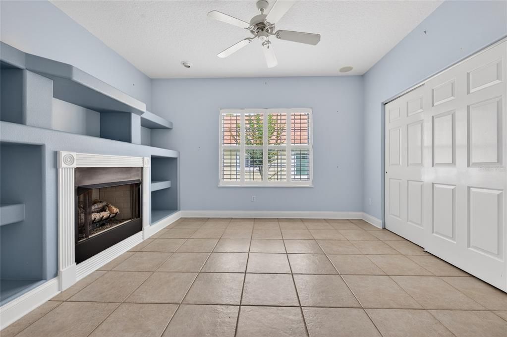 For Sale: $600,000 (3 beds, 2 baths, 1906 Square Feet)