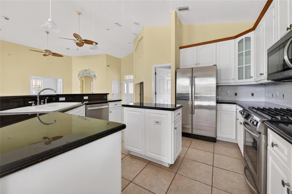 For Sale: $600,000 (3 beds, 2 baths, 1906 Square Feet)