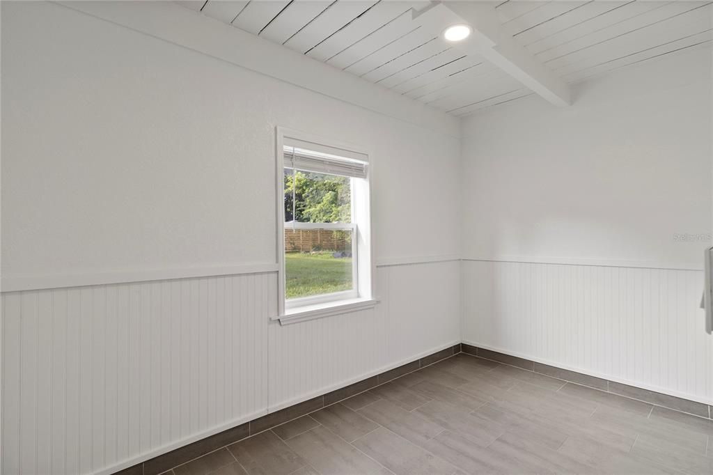 For Rent: $1,400 (2 beds, 1 baths, 500 Square Feet)