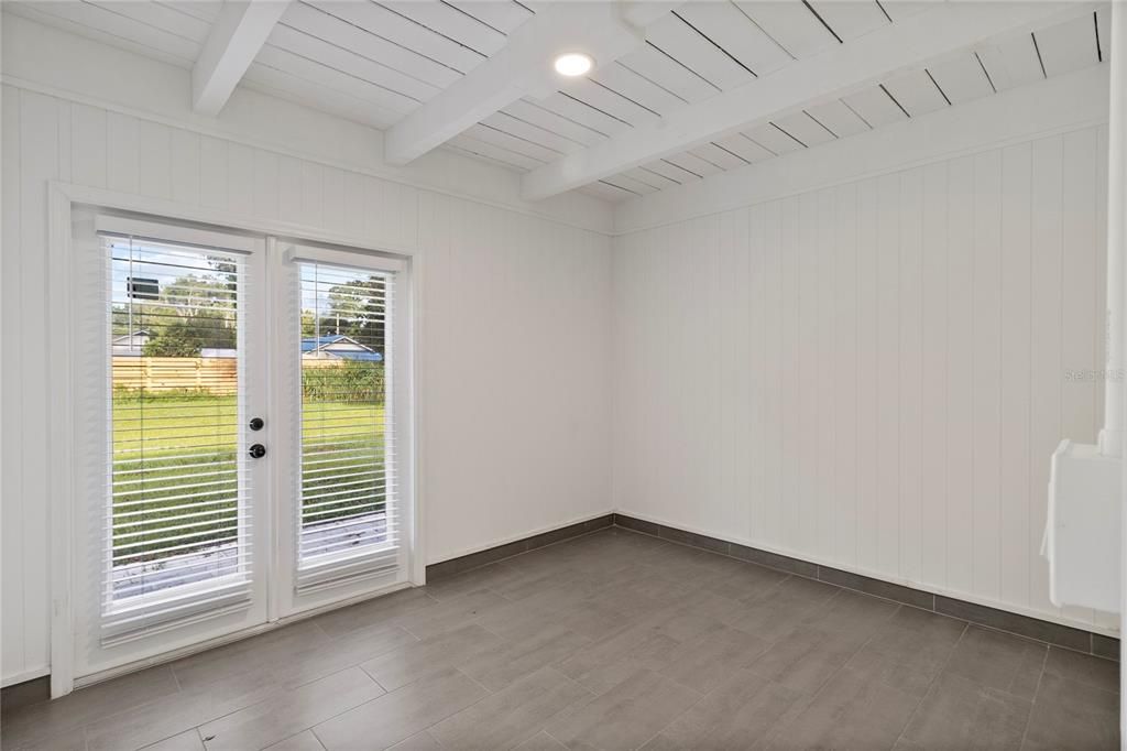 For Rent: $1,400 (2 beds, 1 baths, 500 Square Feet)